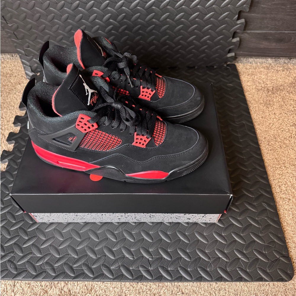 Air Jordan Black 4 Red Thunder